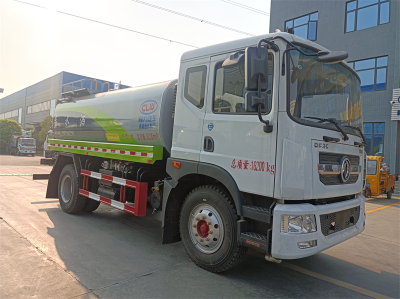 東風(fēng)D9新款10-12噸灑水車--國(guó)六系列